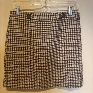 LOFT Black and Cream Houndstooth Mini Skirt